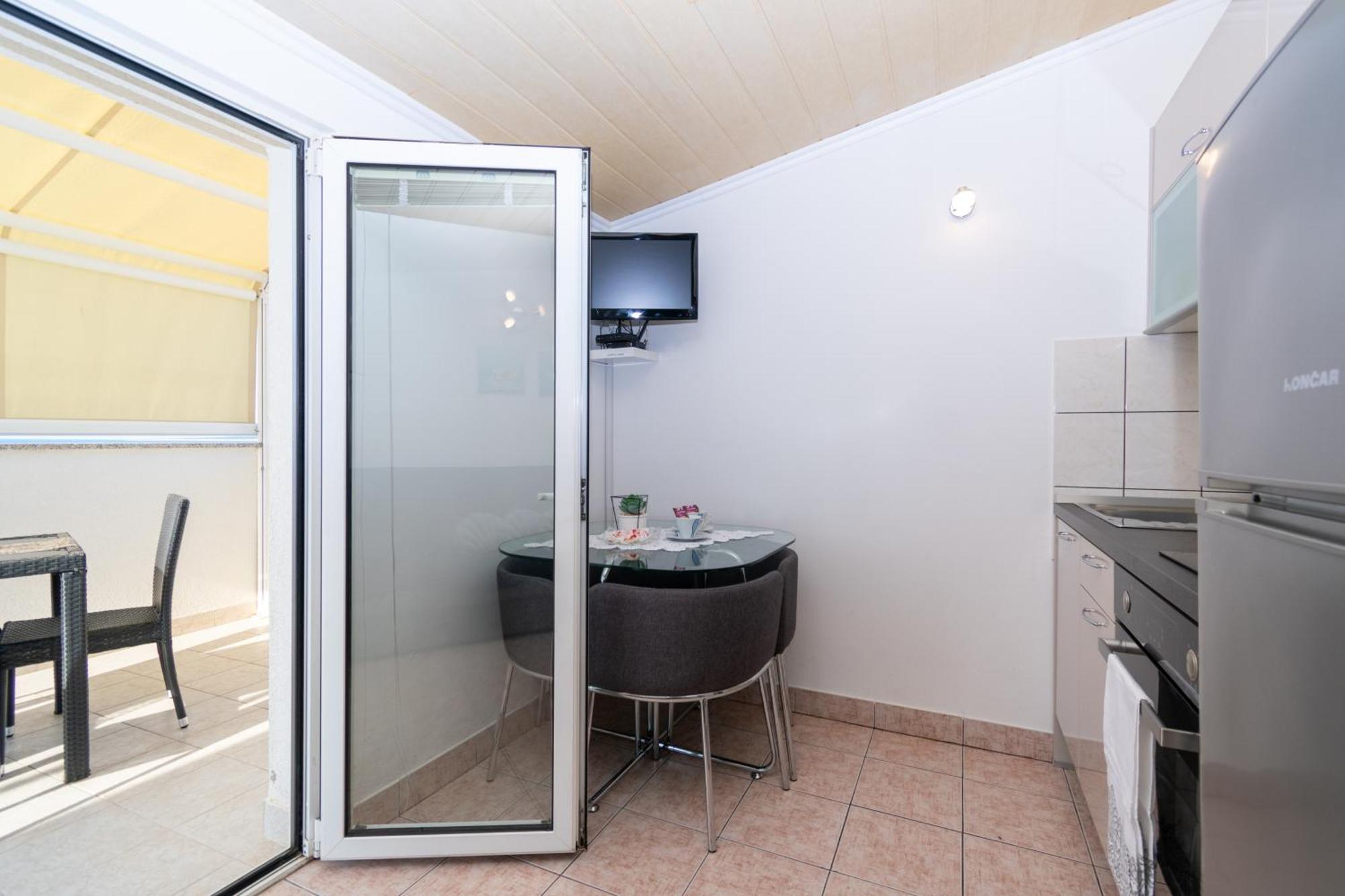 Apartments By The Sea Mandre, Pag - 4093 コラン 部屋 写真